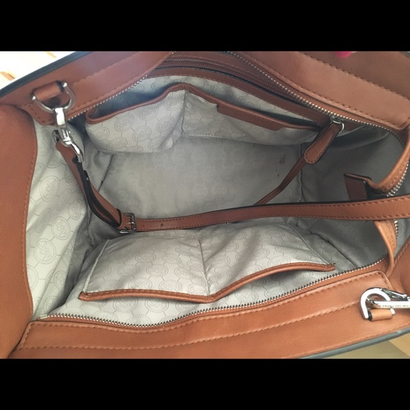 Sold! Authentic Michael Kors Large Sophie Satchel - Picture 3 of 3