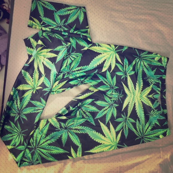 Black milk clothing leaf leggings