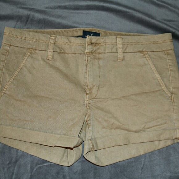 🌟NWOT🌟 AEO MIDI SHORT in Beachwood Khaki