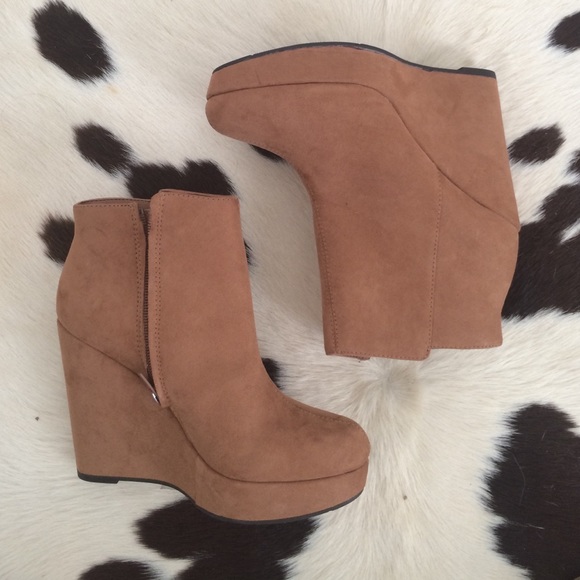 Forever 21 Shoes - 🌙 CAMEL WEDGE BOOTIES 🌙