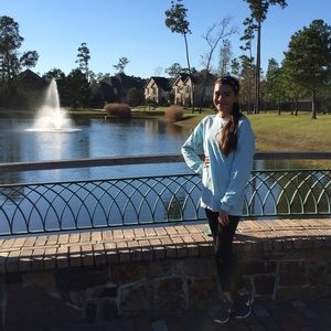 Meet your Posher, Macy