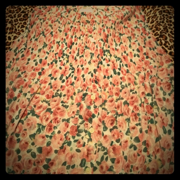 Vintage floral maxi skirt with buttons