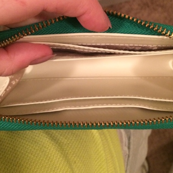 NWOT KATE SPADE WALLET WRISTLET - Picture 2 of 4