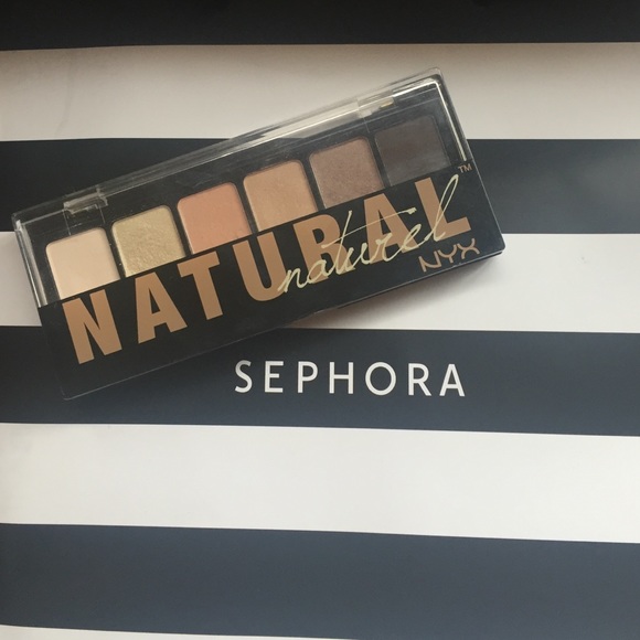 Eye shadow pallet from NYX