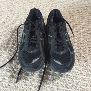 Women's asics black size 7