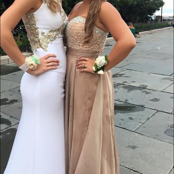 The beautiful Champagne prom dress from Geneology.