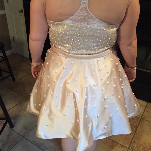 Prom dress - Picture 2 of 4