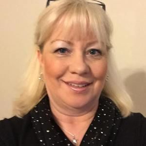 Meet your Posher, Dana