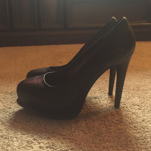 Simply Vera Vera Wang heels