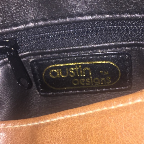 Austins Design Crossbody Bag - Picture 3 of 3