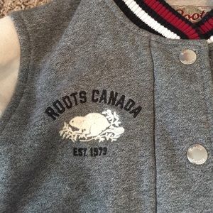 ALMOST NEW!! Canada Roots baseball sweatshirt