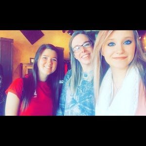 Meet your Posher, Danielle