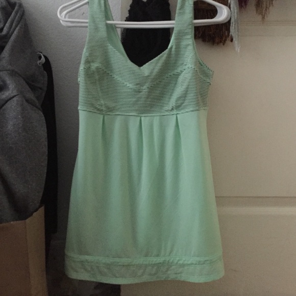 Lululemon workout tank