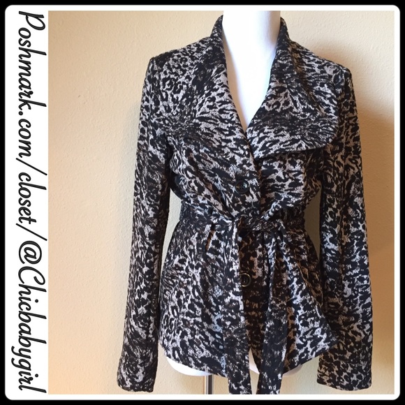 89th & Madison Jackets & Blazers - ✨HP✨Animal Knit Print Blazer