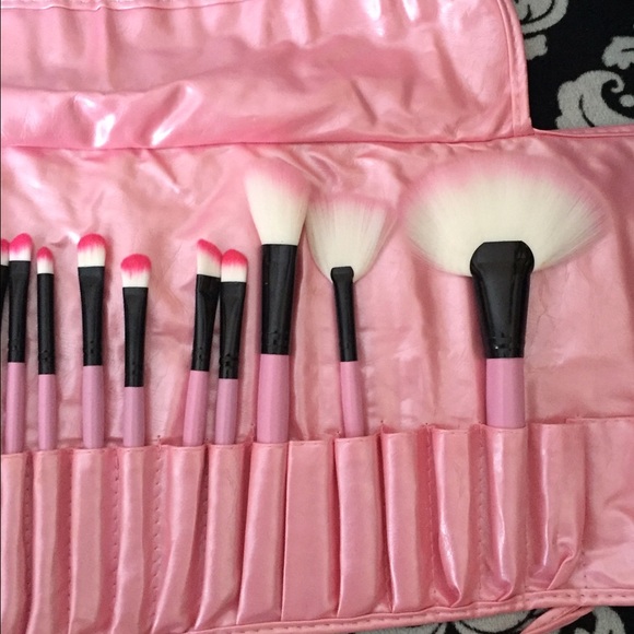 brushes - Picture 2 of 3