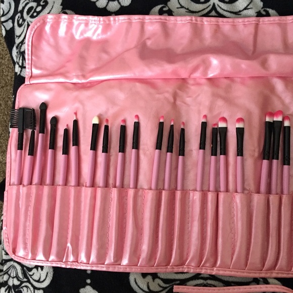 brushes - Picture 3 of 3