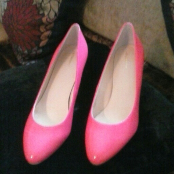 SHOES - Picture 3 of 3