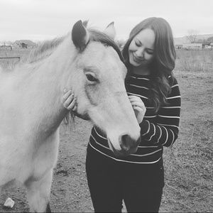 Meet your Posher, Kendra