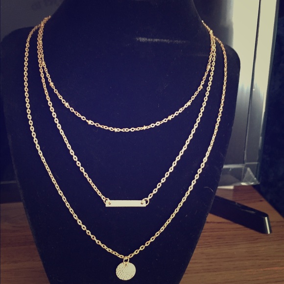 Triple layered necklace