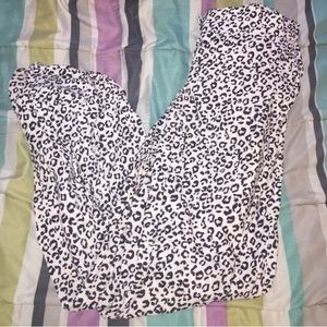 Victoria secret pjs. (JUST THE BOTTOMS)