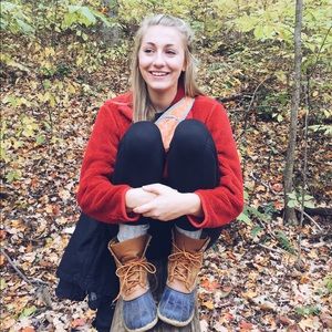 Meet your Posher, April