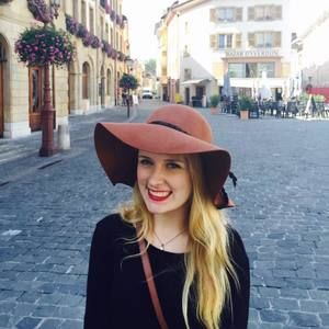 Meet your Posher, Hélène