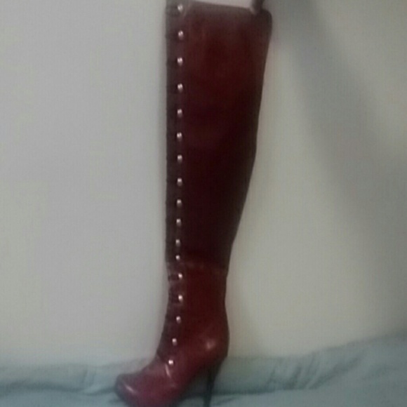 Boots with heel