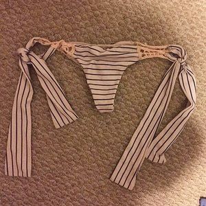 Acacia Anini Bottoms