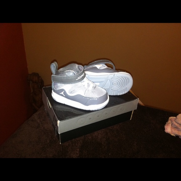Infant sneakers