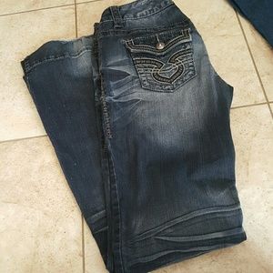 Jeans stitched back pockets