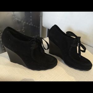 BCBGMaxAzria Wedges