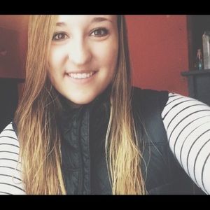 Meet your Posher, Kayla