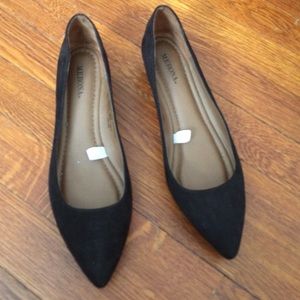 Pointed toe everyday flat (like new worn once)