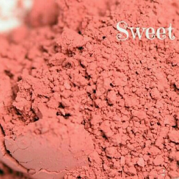Younique mineral blush