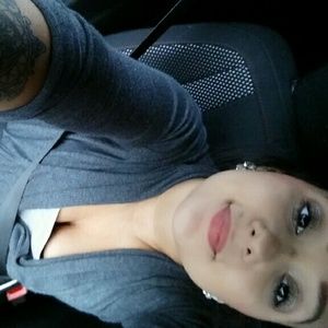 Meet your Posher, Desiree