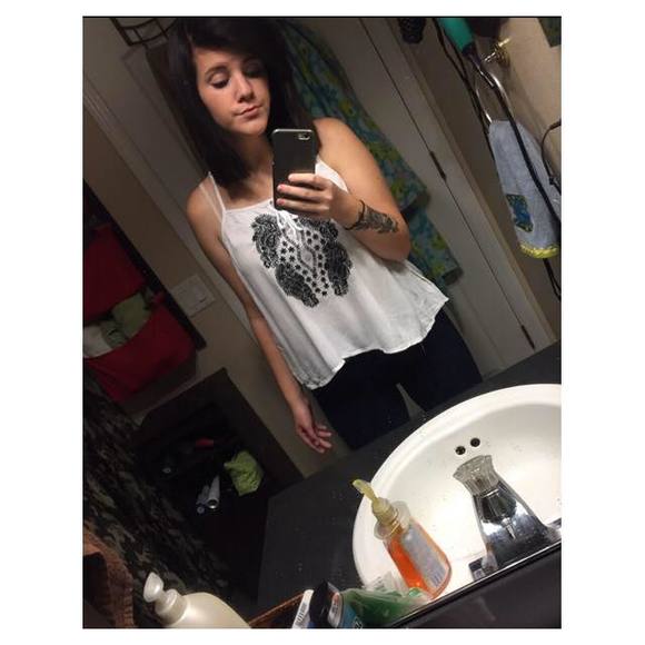 Meet your Posher, Courtney - Picture 1 of 1