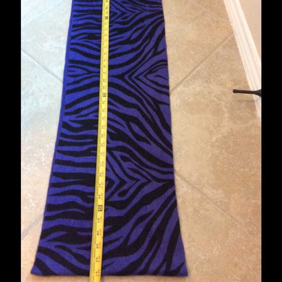 Scarf - Picture 2 of 3