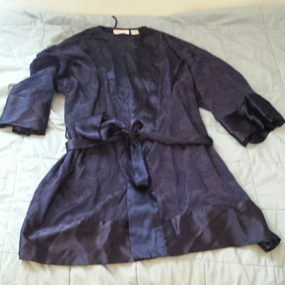 Victoria's Secret Purple Bath Robe - Picture 1 of 3