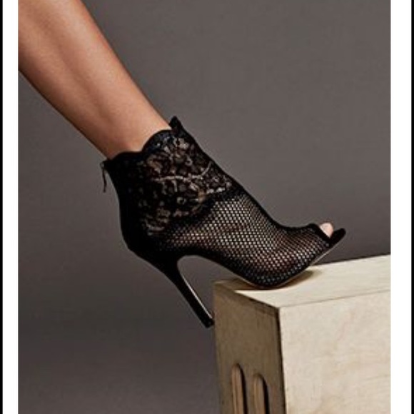 Chinese Laundry Jeopardy Lace Booties