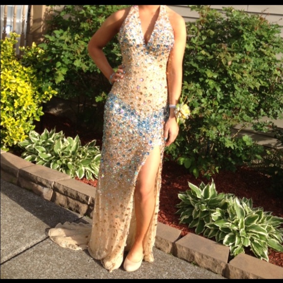 Prom dress - Picture 1 of 4