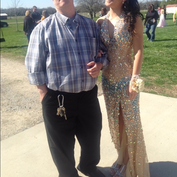 Prom dress - Picture 2 of 4