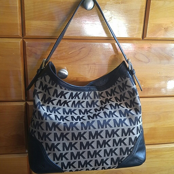 MK Large Handbag - Picture 2 of 4