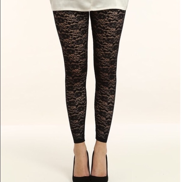 **SOLD**Lace leggings!