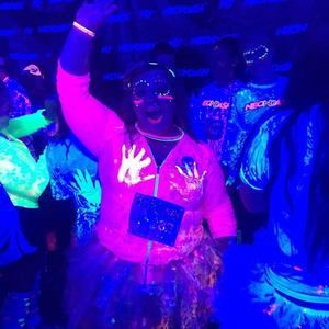 Meet your Posher, Adi