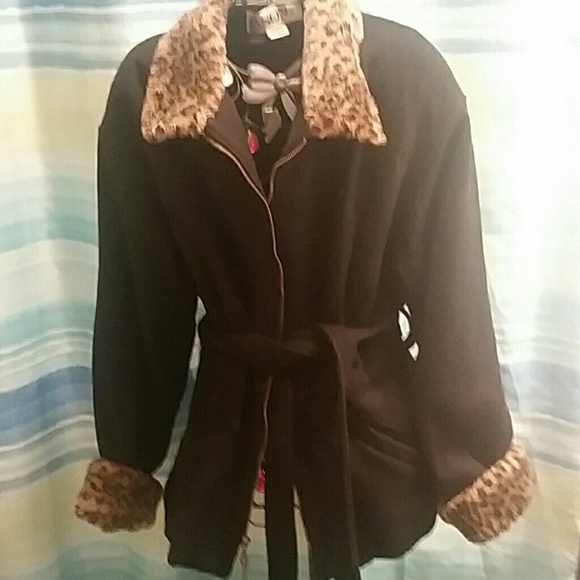 Belted mid length coat with leopard collar and wri