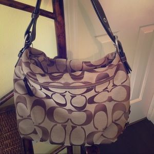 Authentic Coach Classic Hobo Shoulder Bag