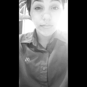 Meet your Posher, Abigail