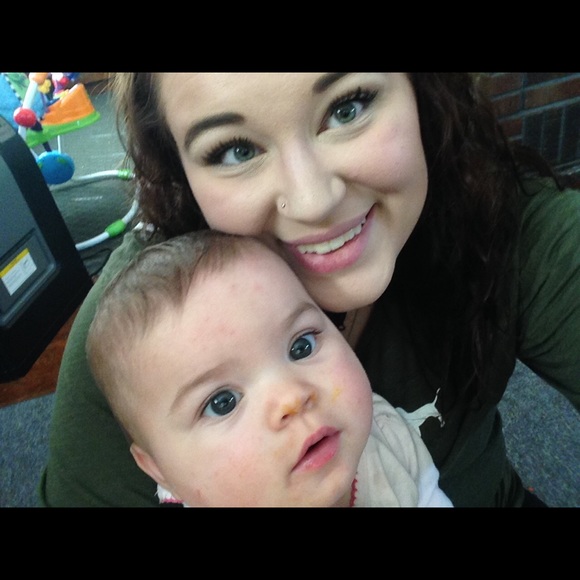 Meet your Posher, Natasha - Picture 2 of 3