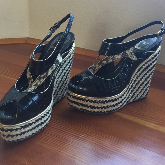 Christian Dior Wedges Black and Gold - Picture 2 of 4