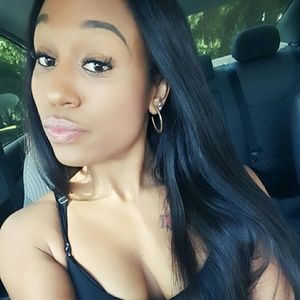 Meet your Posher, Debrina